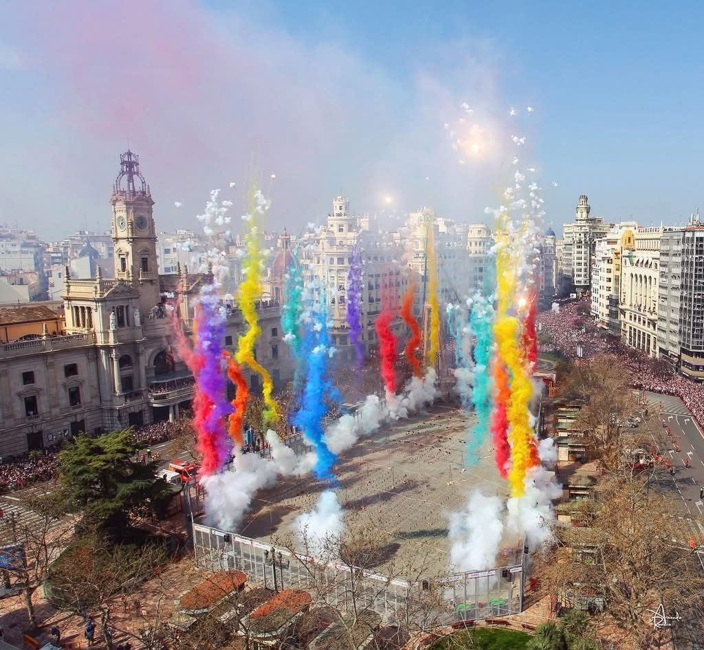 Las Fallas Mascletà in Plaza del Ayuntamiento Valencia